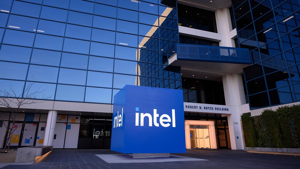 Intel confirme qu’il licenciera 15 % de ses employés, ce qui affectera 15 000 salariés