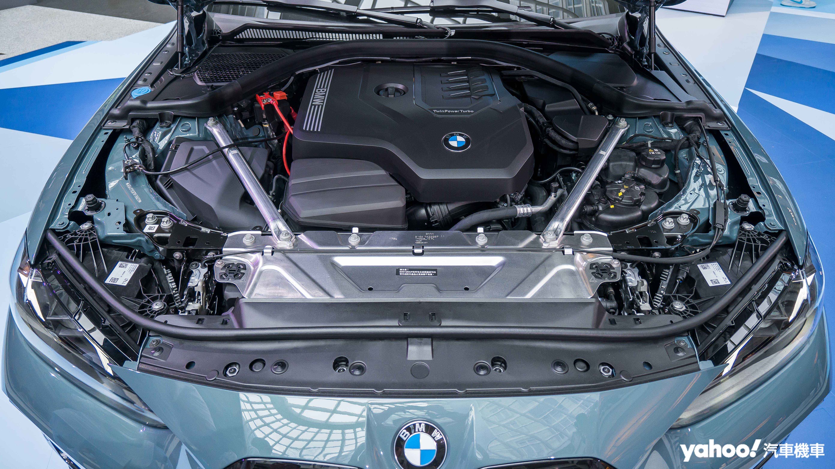 2.0升BMW TwinPower Turbo渦輪引擎，搭配Steptronic運動化八速手自排變速箱加持，0-100km/h靜止加速最快6.2秒即可完成。