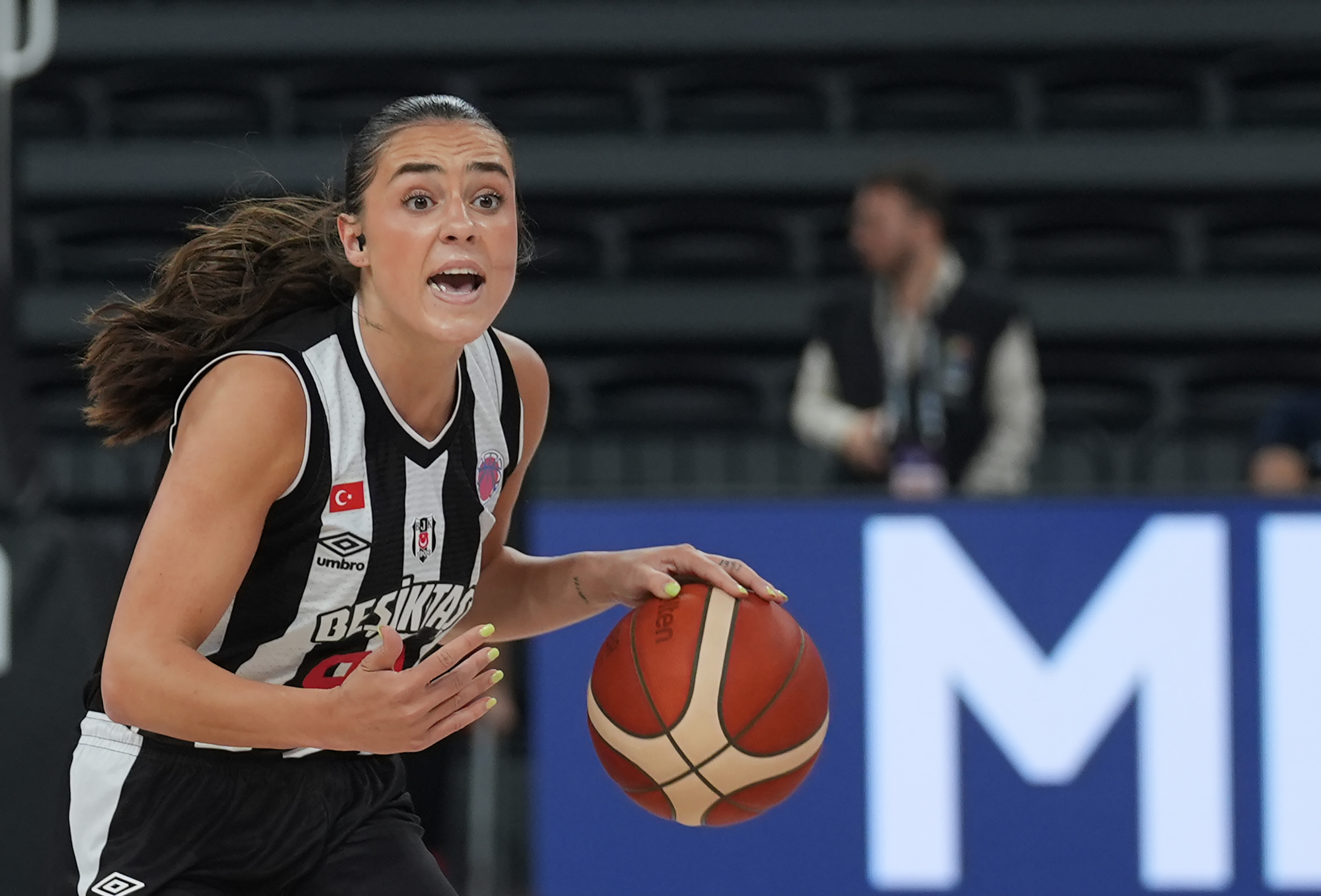 Storm rookie Nika Muhl tears ACL in first overseas game in Turkey