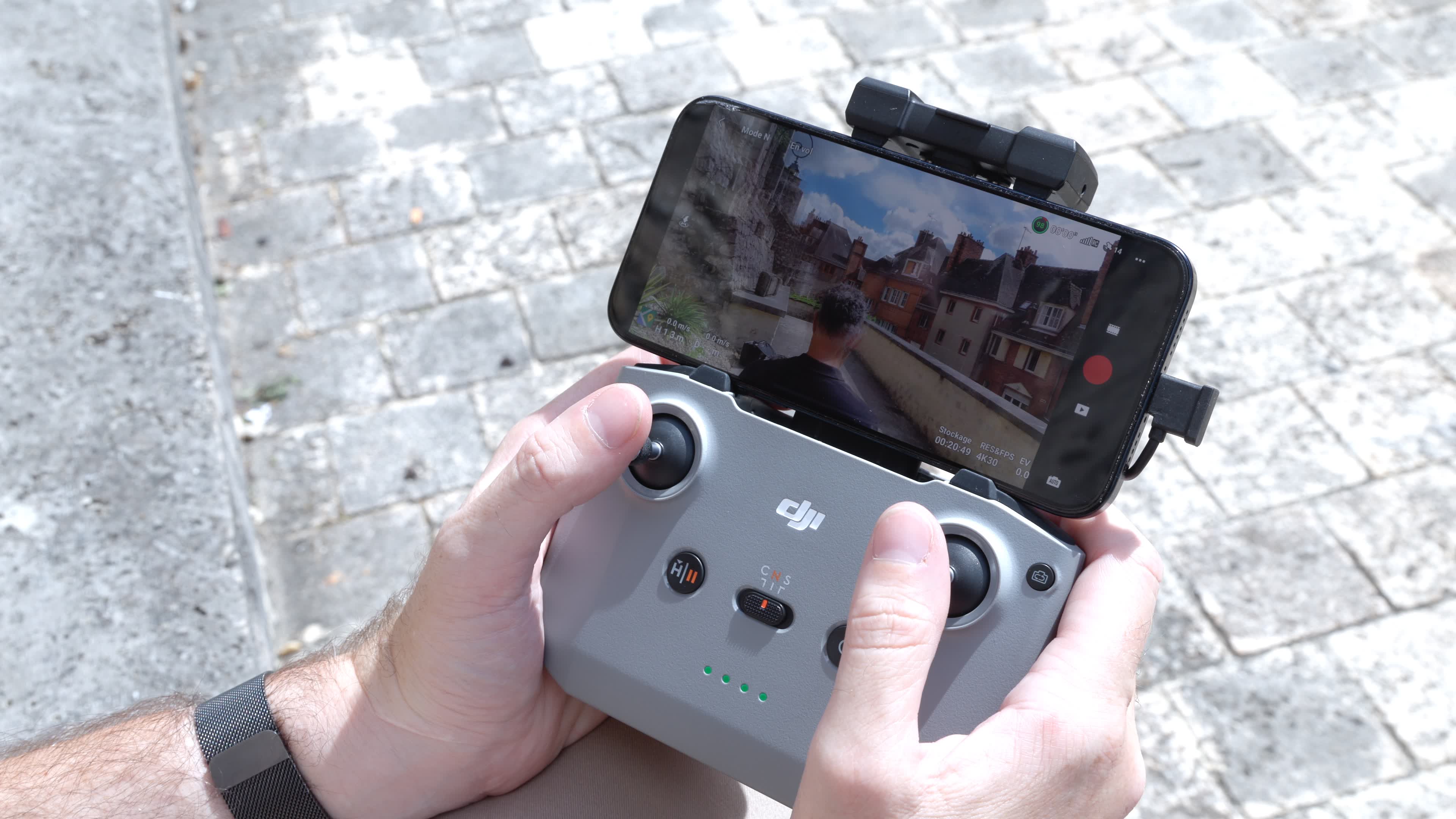 Pilot the Neo with the RC N3 and other controllers