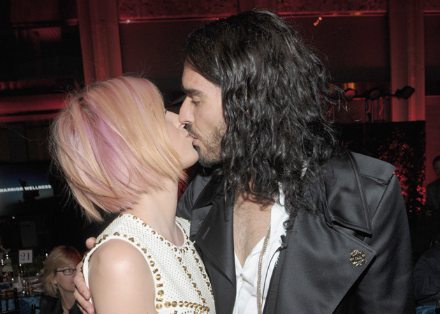 katy perry russell brand kiss