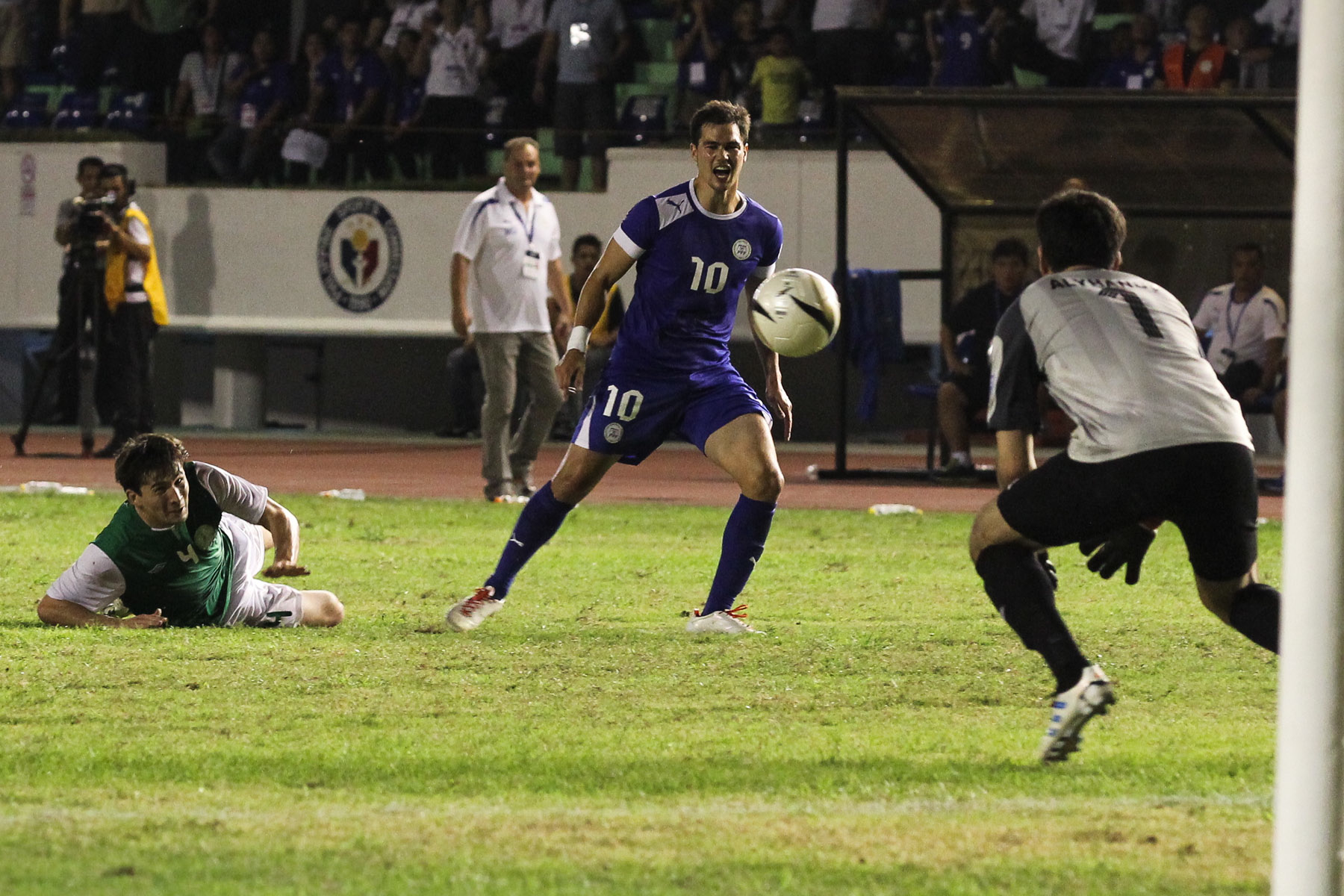 Football: Etheridge challenges young Azkals to step up