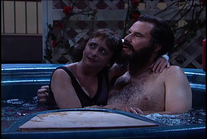 Love-ahs in the Hot Tub | Saturday Night Live - Yahoo Screen