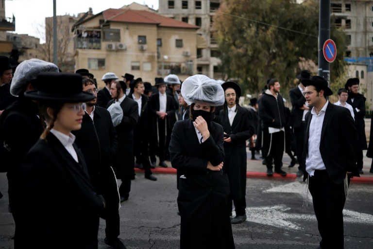 Israeli ultra-Orthodox rally against babies' autopsies