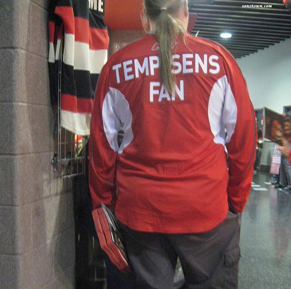 It might be a jersey foul, but it's a beautiful jersey foul. :  r/hockeyjerseys