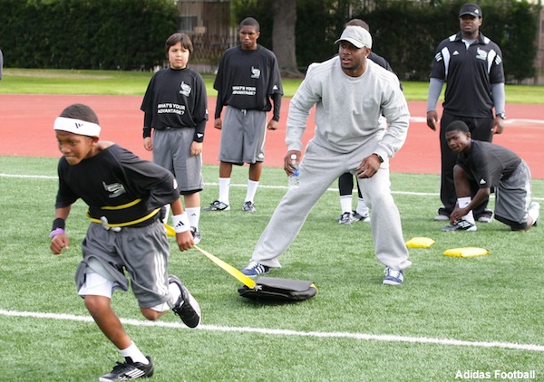 YAHOO SPORTS: Internship program helping former NFL players like