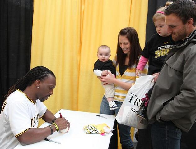 Andrew McCutchen Gets Signed Ball From Sick Kid He Visited