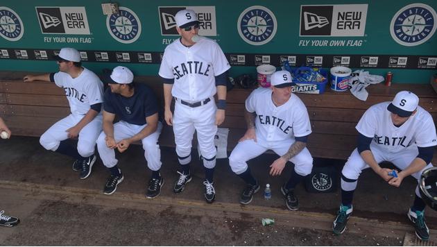 Photos: Mariners turn back the clock to 1909