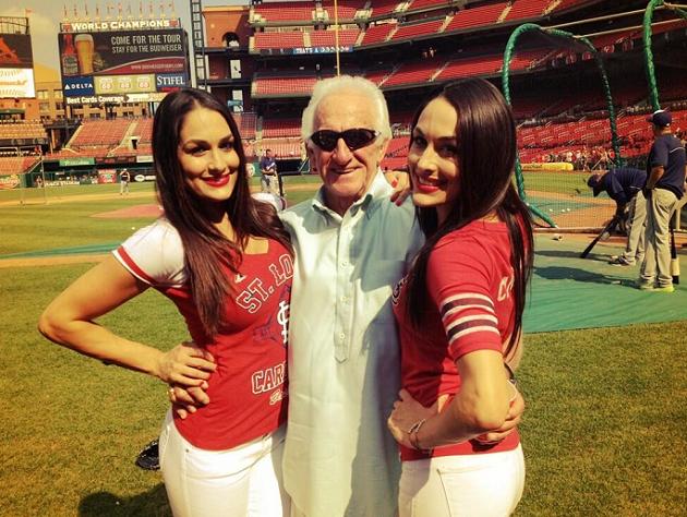 Bob Uecker statue unveiled and it's … understated