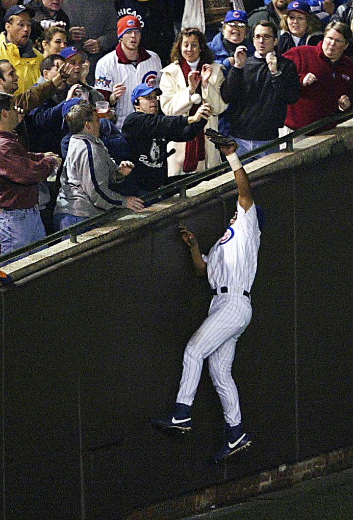 Cubs Greeted By Steve Bartman Impersonator In Colorado