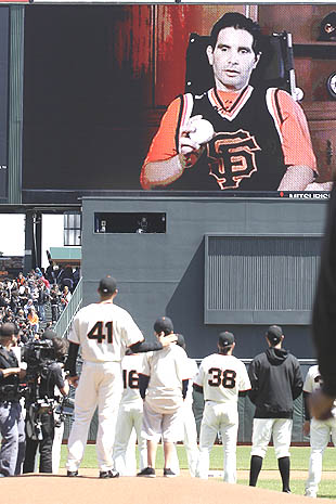 Bryan Stow attends World Series Game 2; first Giants game since beating in  2011