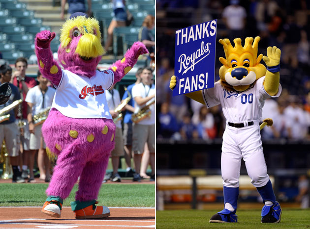 Royals mascot welcomes Mr. Met to Twitter by hitting on his wife