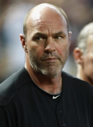 Kirk Gibson proves, again, that the hair on his face is changeable