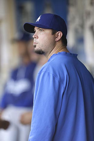 Dodgers pitcher Josh Beckett retires at age 34 after injury