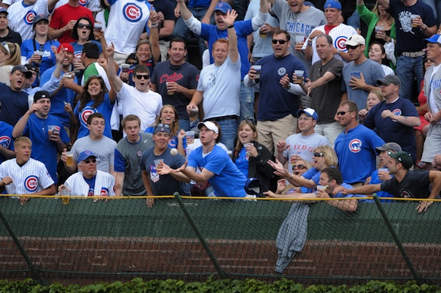 Art Flo Shirt & Lettering Wrigley Field Bleacher Clock Crew S