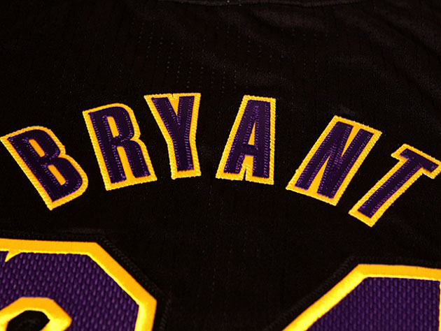 Lakers give sneak peak of new Hollywood Nights black uniform