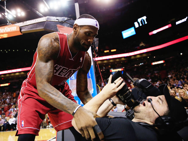 Heat's LeBron James 'not a big fan' of sleeved jerseys after poor