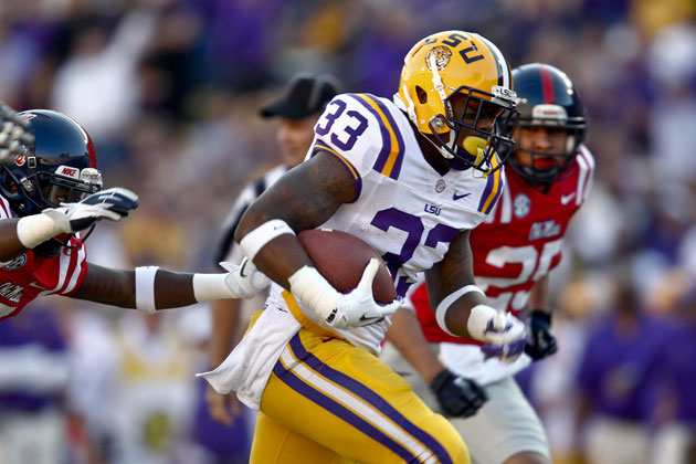 LSU running back Jeremy Hill pleads guilty to punching man in head ...