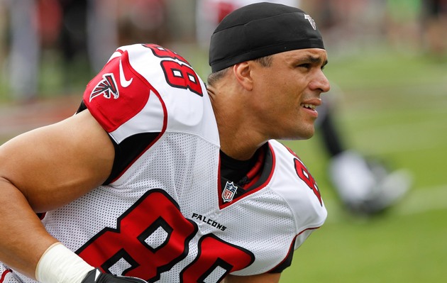 Falcons tight end Tony Gonzalez thinking about the impending end to his NFL  career