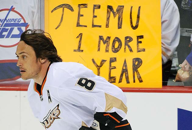 Order a personalised video from Teemu Selanne