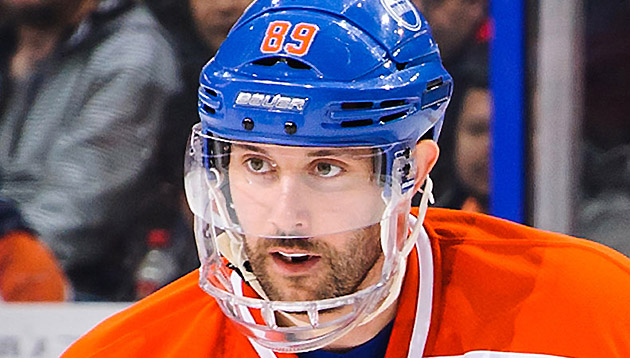 Zack Kassian mocks Sam Gagner's face shield, protecting jaw Kassian broke  (Video)