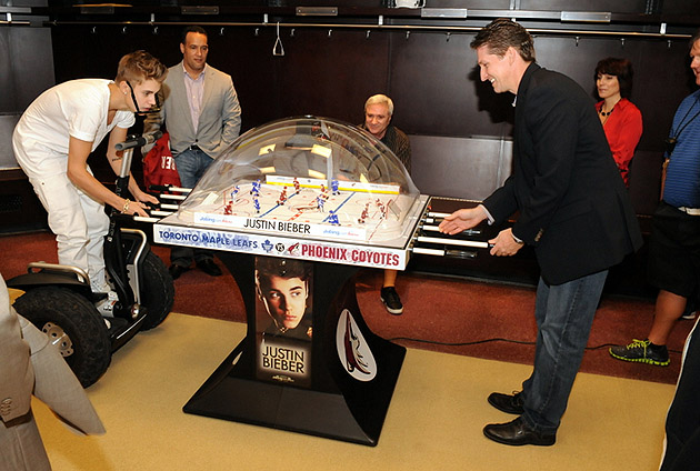 Justin Bieber played bubble hockey on a Segway, thanks to Phoenix Coyotes