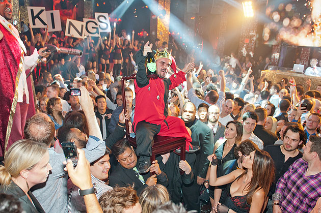 LA Kings continue their Las Vegas club tour with Stanley Cup at Bellagio