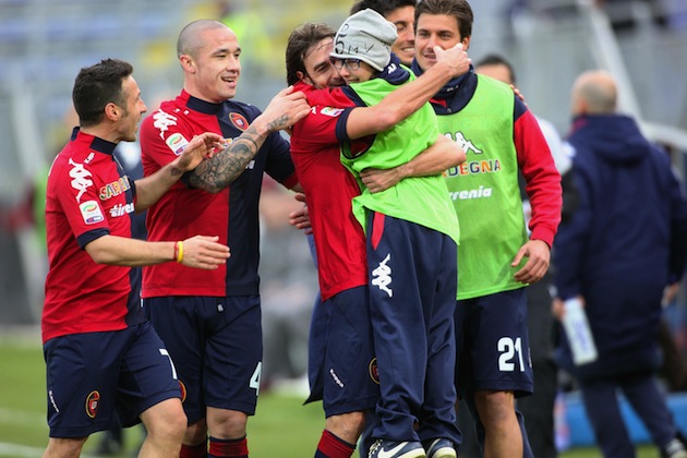 In Italy Footballers Hug Ball Boys Who Happen To Be Their Sons Rather Than Kick Them