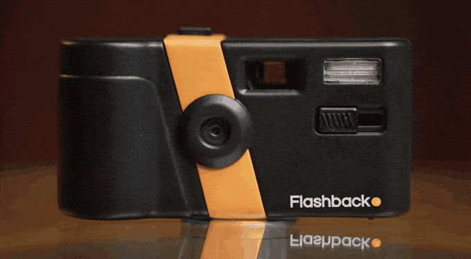 【Flashback one35】コンパクトカメラ 黒×オレンジ ONE35 V2 Camera – Flashback