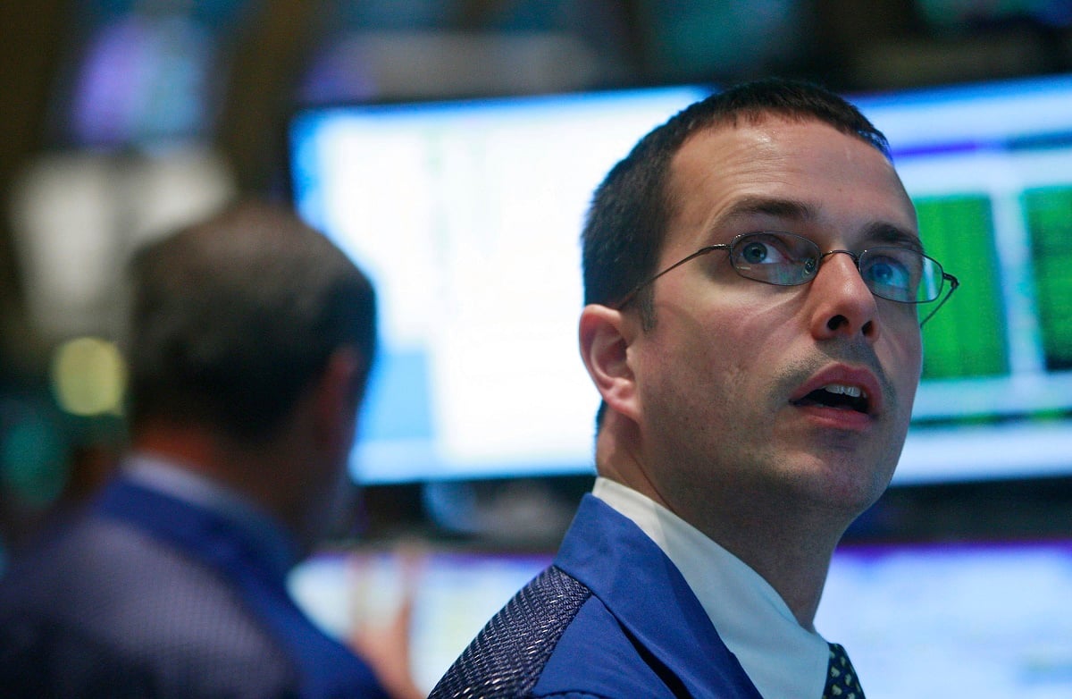 2 Nasdaq-100 Stocks That Are No-Brainer Buys in 2026, and 1 to Avoid