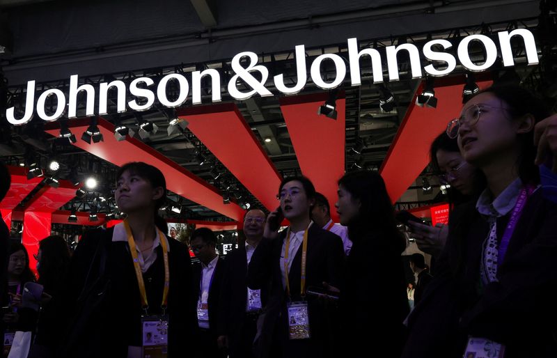 U.S. judge allows experts to testify that talc products cause cancer in J&J cases