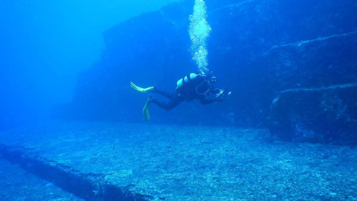 Science ScienceAlert Mysterious Underwater 'Atlantis' Is Like a Lost City in The Ocean