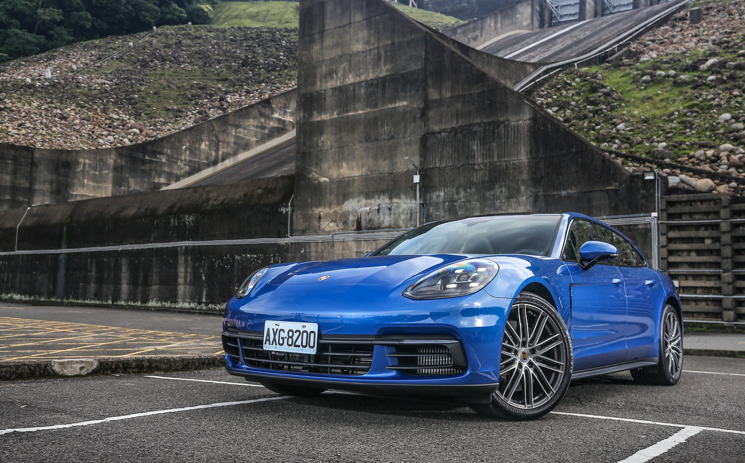 矛盾的存在，Porsche Panamera 4S Sport Turismo