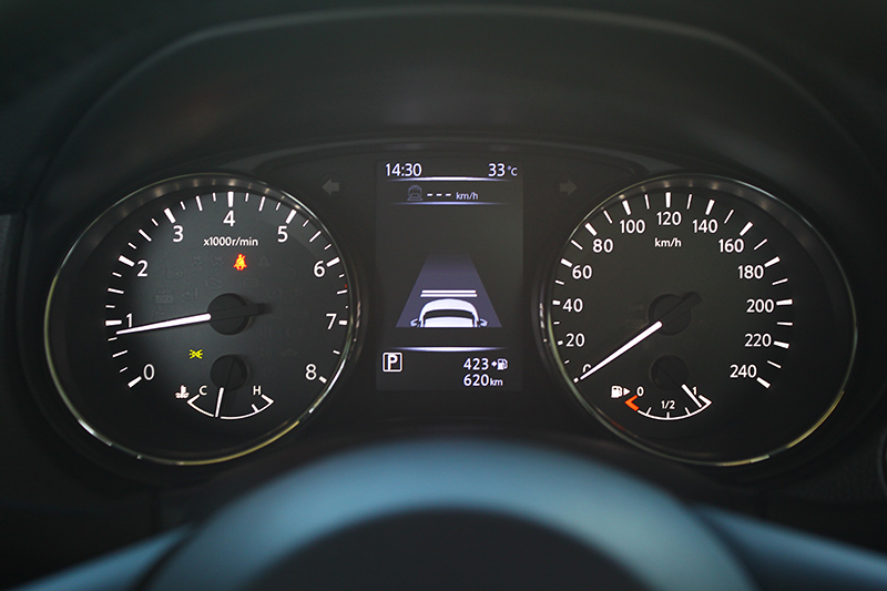 當設定好車速與車距，ICC智慧型定速控制便能協助跟隨前車行進。