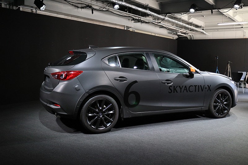 外觀上，這幾輛Skyactiv-X原型車與現行Mazda 3幾乎一模一樣。