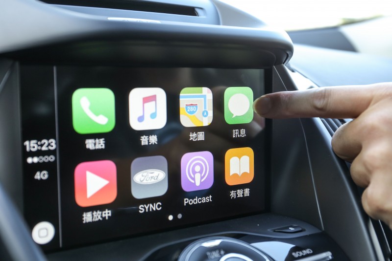 SYNC 3娛樂通訊整合系統也同時導入Apple CarPlay與Android Auto智慧型手機連結系統，不過後者仍待開放台灣市場使用權限。利用Apple CarPlay功能，使用iPhone手機的車主可透過USB線啟用手機內建之車載系統於中控台螢幕上，同時直接操作系統認證的App功能，讓科技生活不間斷。