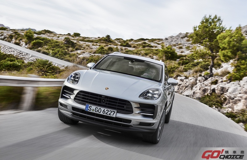 Porsche Macan-3