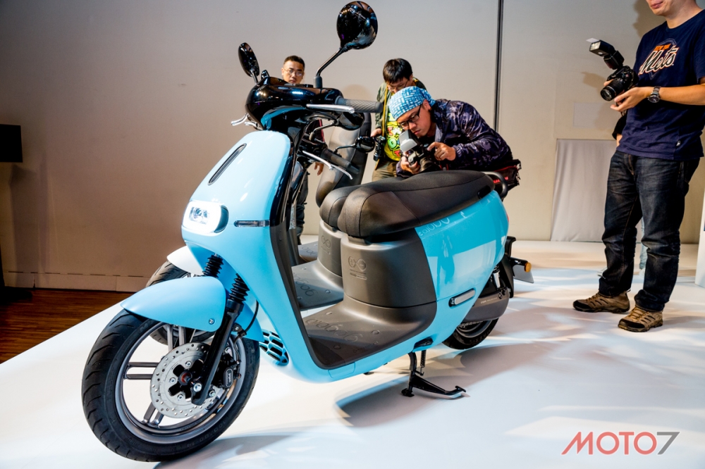 Gogoro 2 維持與前代相近外觀。