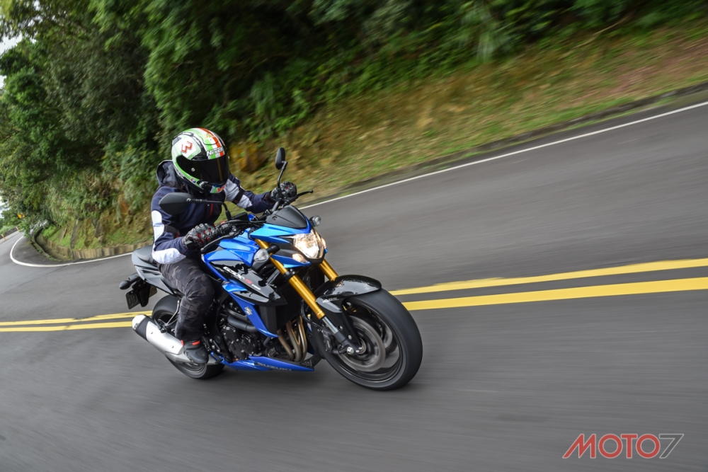 復甦的750級別性能街車：2017 SUZUKI GSX-S750 道路試駕