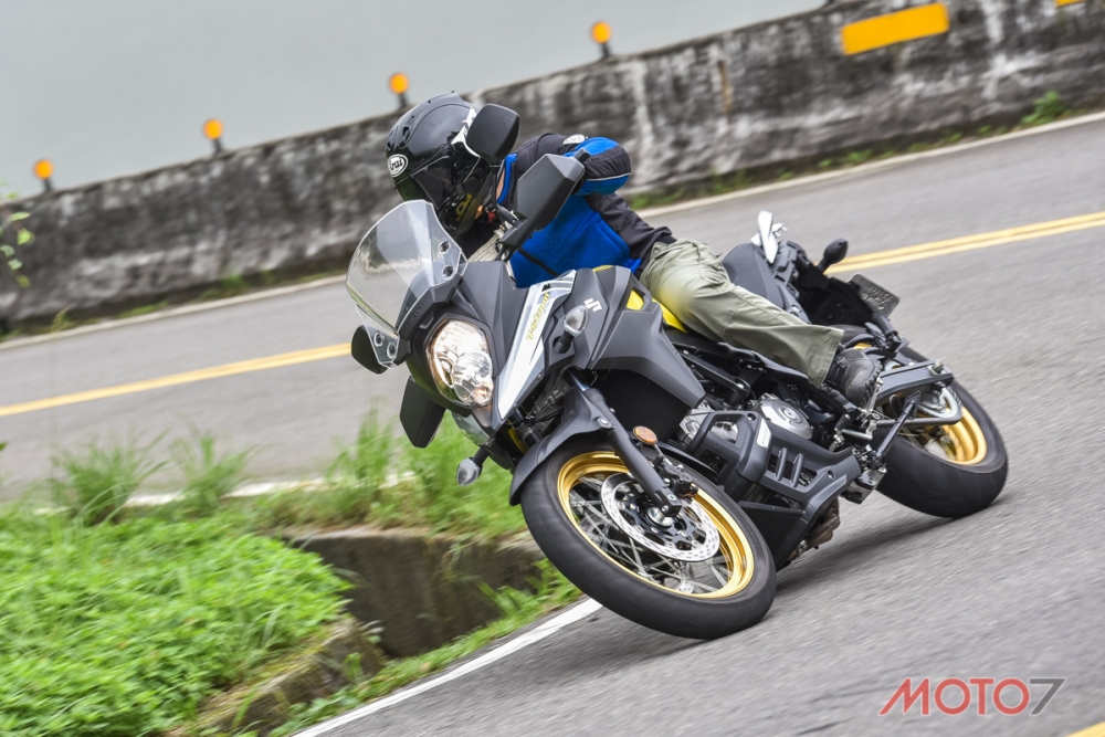 騎乘V-Strom 650XT，能輕鬆的遊走全台各種路況。