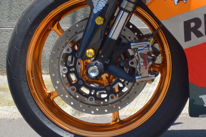 BREMBO GP 4RX煞車卡鉗配上CBR1000RR碟盤