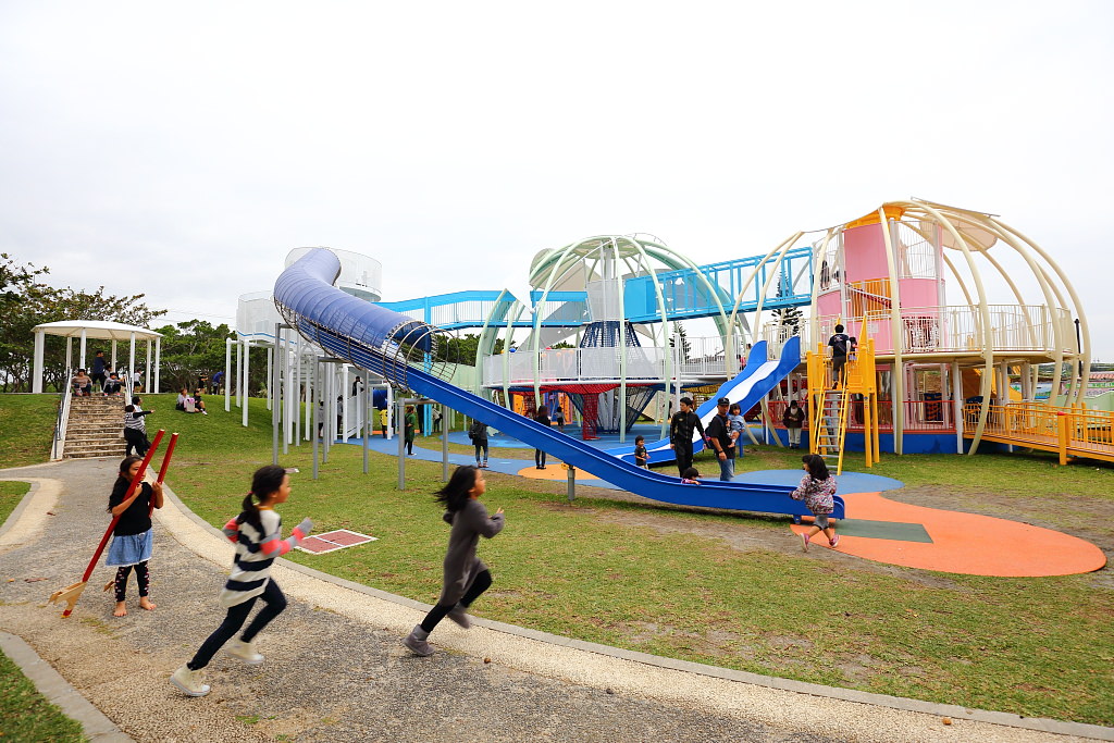 沖繩 平和祈念紀念公園 1 12歲都會愛的巨型兒童遊戲區 Yahoo奇摩旅遊