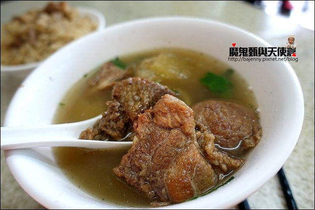 《小姑食記》捷運板南線/龍山寺站美食~萬華火車站附近 阿萬油飯四神湯