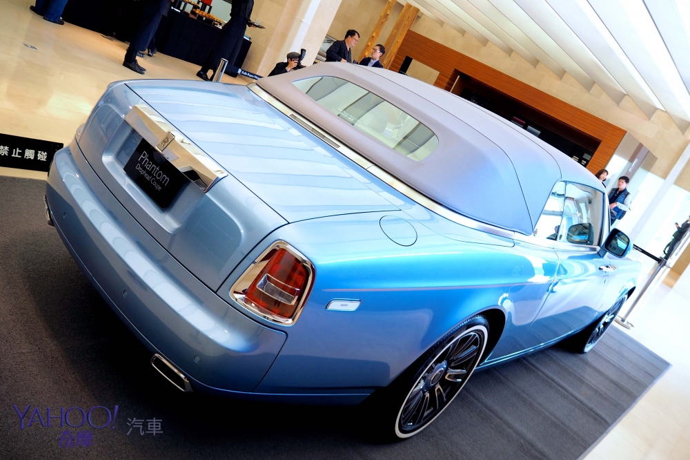 世界唯一現身台灣，Rolls-Royce Blue Magpie Phantom Drophead Coupé極致奢華女神降臨