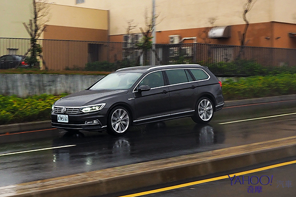 身騎駿馬的條頓武士！Volkswagen Passat Variant R-Line試駕