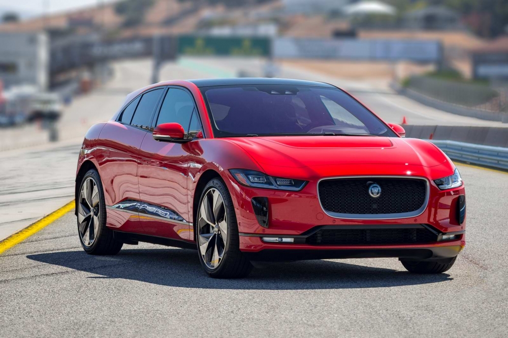 （圖片來源：https://www.autoguide.com/auto-news/2018/10/jaguar-become-electric-car-brand.html）