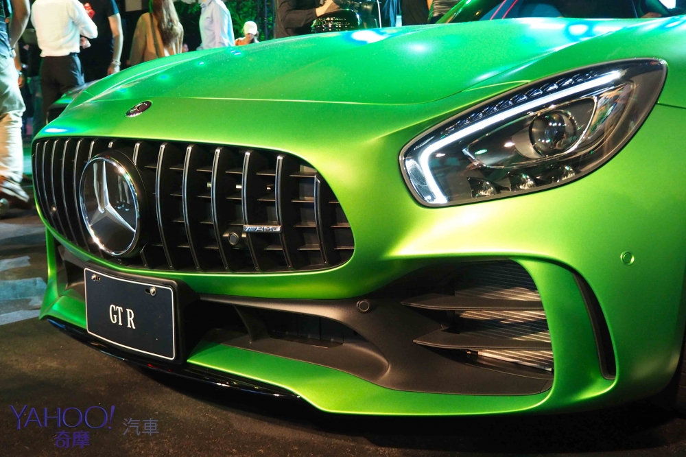 最速後驅車甩翻市中心！Mercedes-AMG GT R終於奪籠而出！