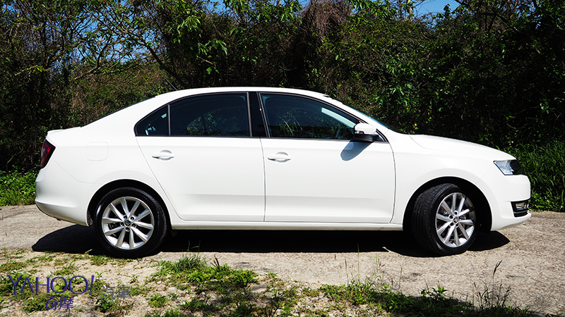 這款房車「狠」實在！2018 Skoda Rapid 1.4TSI Liftback新竹試駕