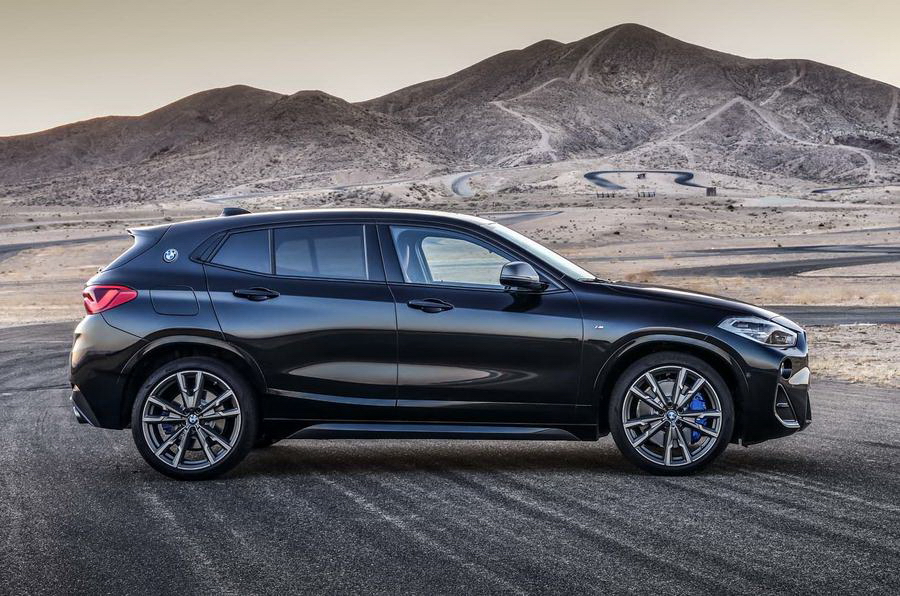 BMW X2 M35i車側線條充滿張力動感，散發出小鋼砲的強勁氣勢。（圖片來源：https://www.autocar.co.uk/car-news/new-cars/new-bmw-x2-m35i-revealed-first-four-pot-m-cars）