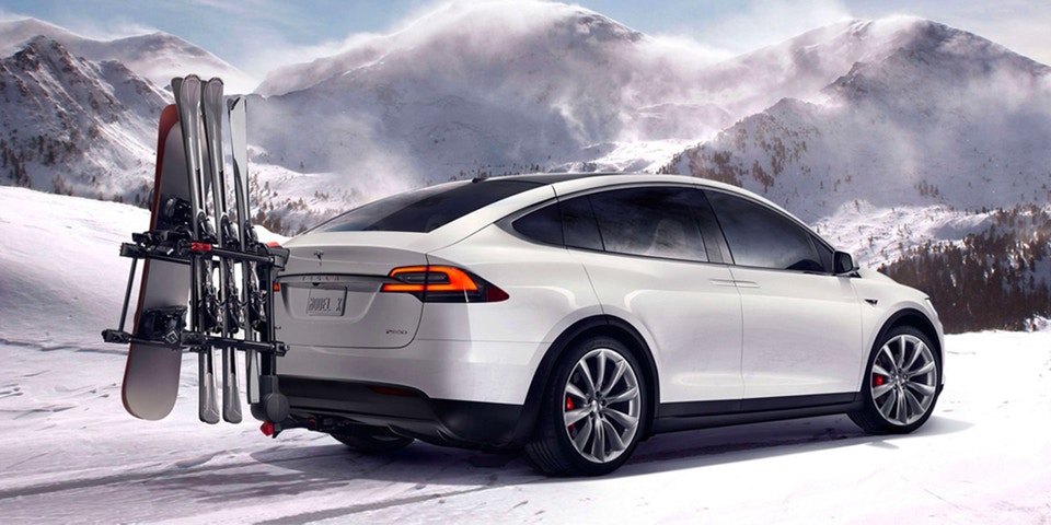 超強悍！Tesla Model X拉著十噸半卡車衝雪地